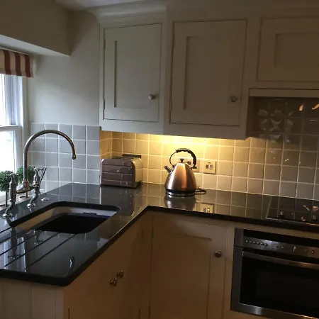 No 1 Fairbank קירבי לונסדייל